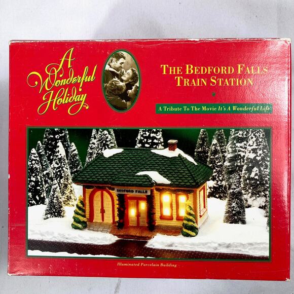 Bedford Falls Train Station Illuminated Hand painted indoor Christmas display - Picture 7 of 9